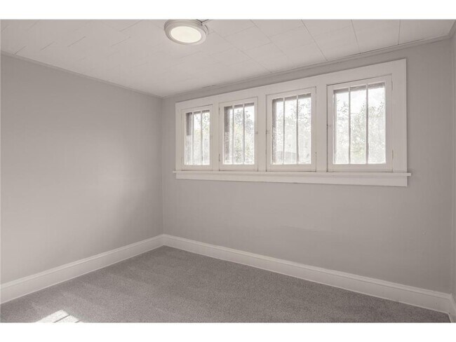 Building Photo - 4020 Emerson Ave N