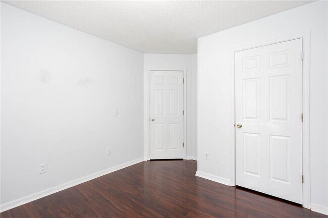 Building Photo - 5414 Sweetsprings Dr SW