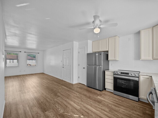 Building Photo - 110 Ravenwood Dr