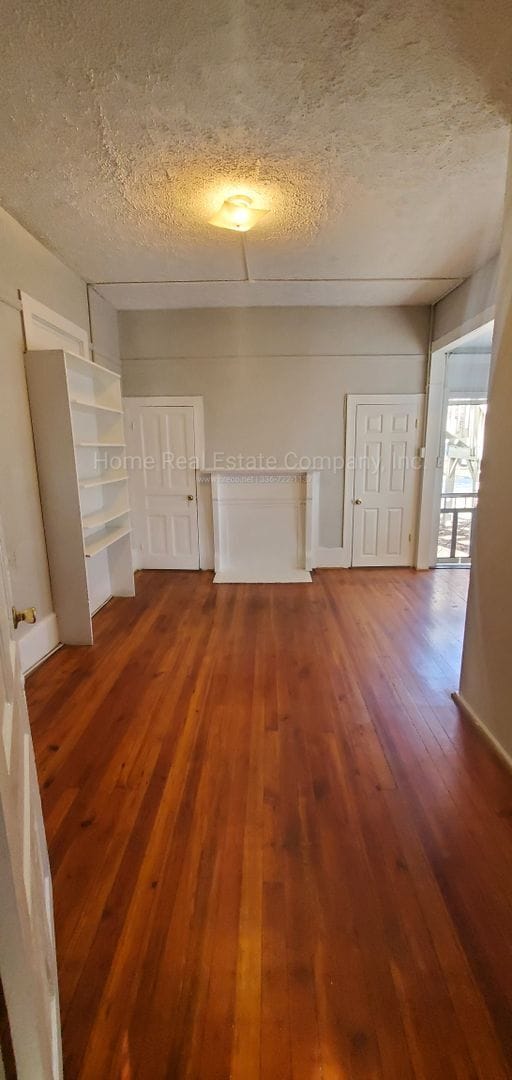 Building Photo - 412 W. First Street Apt B