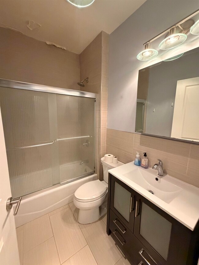 Building Photo - 298 6th St