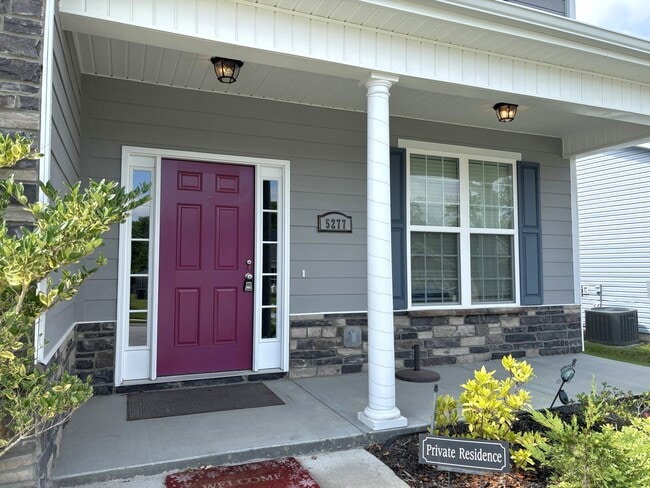 Building Photo - 5277 Copse Dr