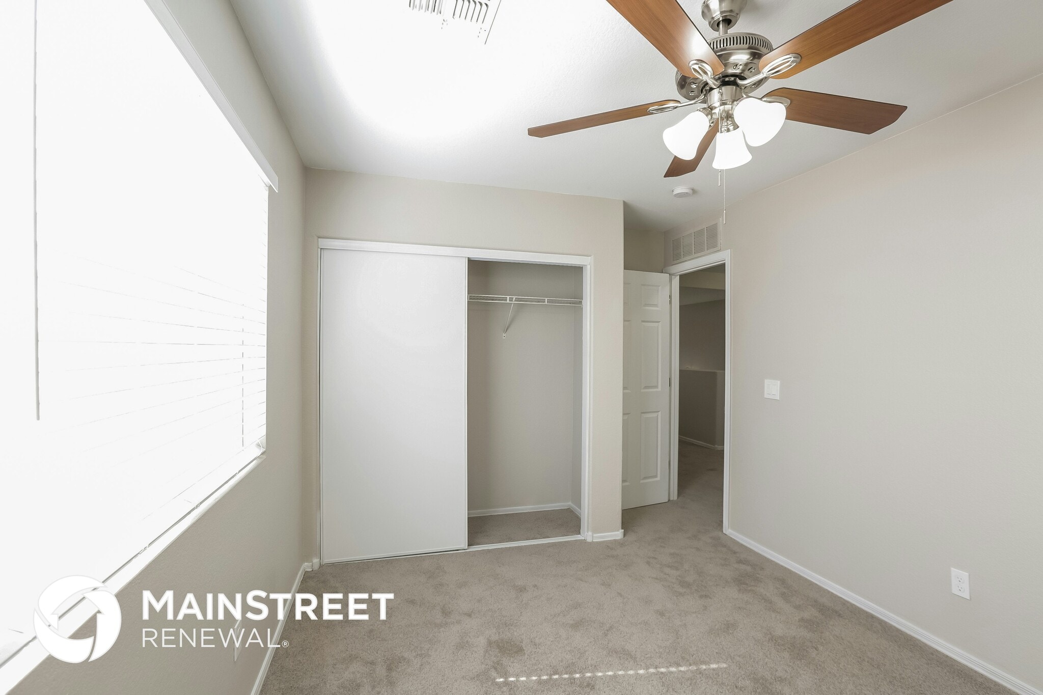 Building Photo - 1510 E Sonrisas St