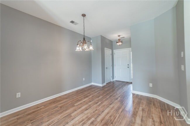 Building Photo - 580 Canyon Oak Loop