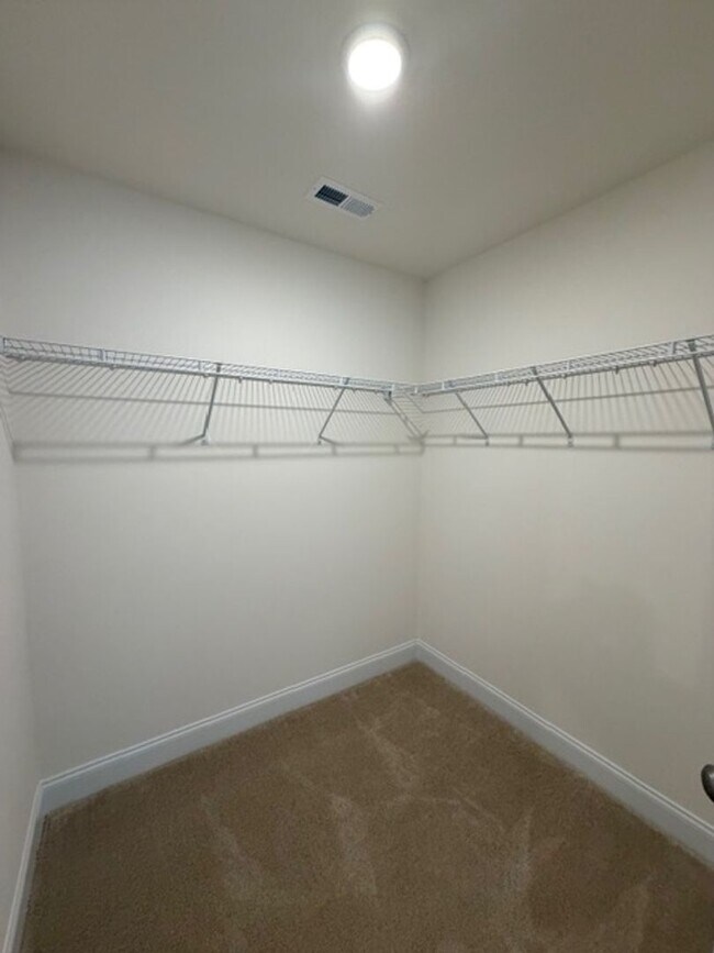 Building Photo - Mebane / Townhouse