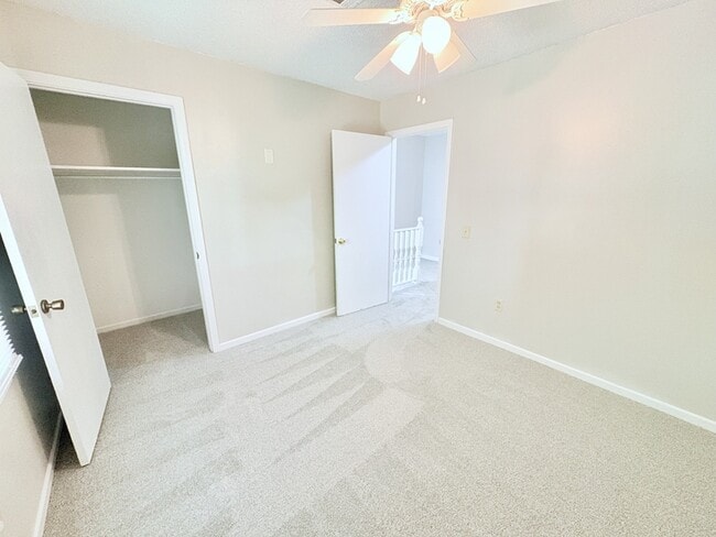 Building Photo - 114 Lynwood Ct