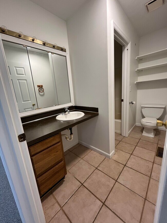 Building Photo - Woodlands