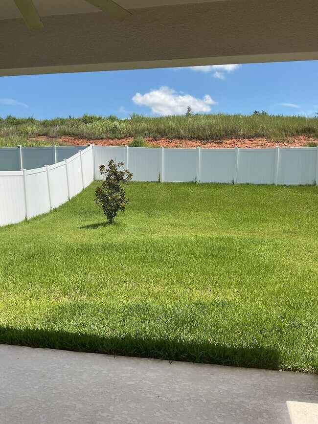 Building Photo - Beautiful 4 Bedroom 2 1/2 Bath Home in Gro...