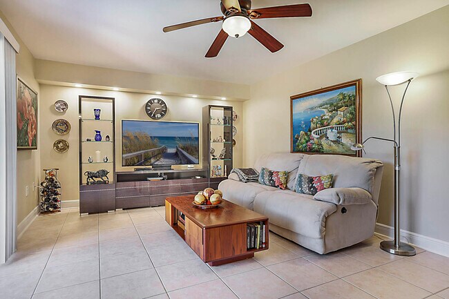 Building Photo - 3071 30th Ct