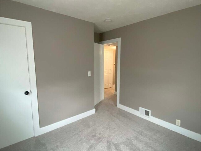 Building Photo - Omaha Ranch Home For Rent