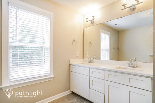 Building Photo - 4821 Landover Pine Pl, Raleigh, NC, 27616