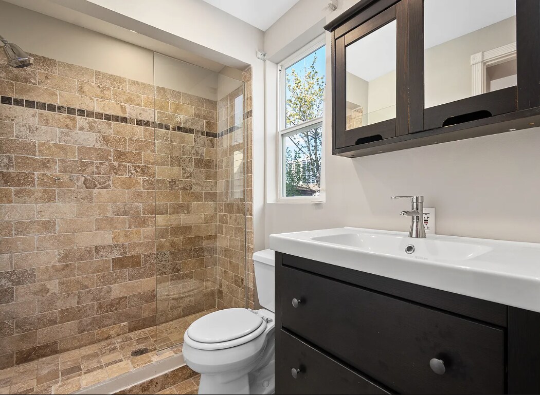 Primary On Suite Bath - 427 Delles Rd