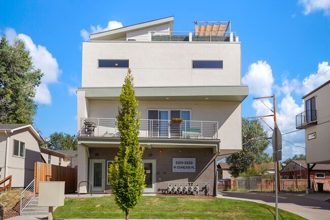 Building Photo - 3213 W Conejos Pl