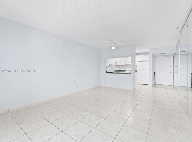 Building Photo - 8005 Lake Dr