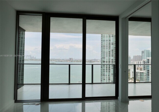 Building Photo - 650 NE 32nd St