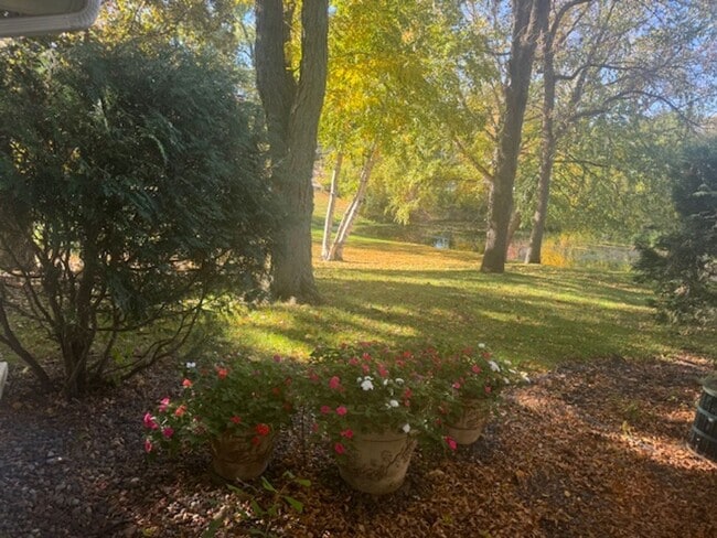 Building Photo - Amazing Home Next to Interlachen Golf Cour...