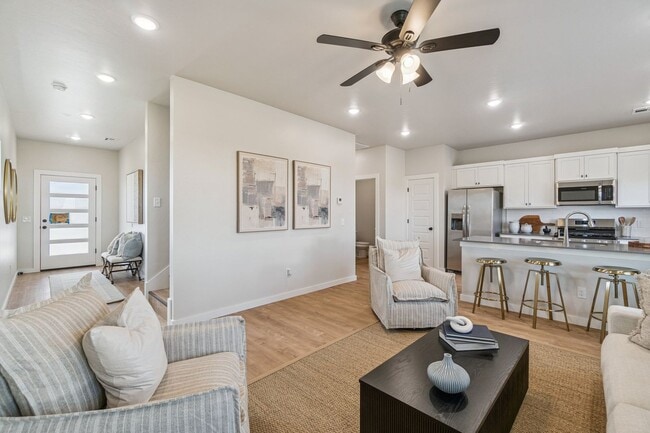 Building Photo - New tenant incentive! Receive ($1200 CREDIT) applied to 2nd month's rent! Don’t miss your chance!!