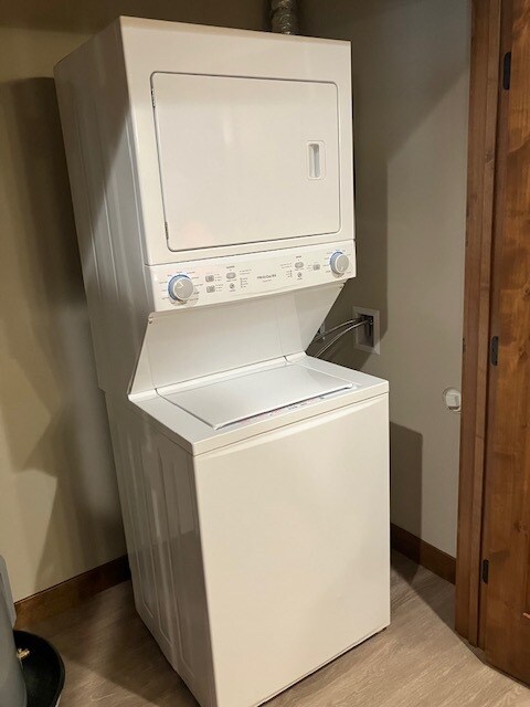 Building Photo - 618 E Grand Ave