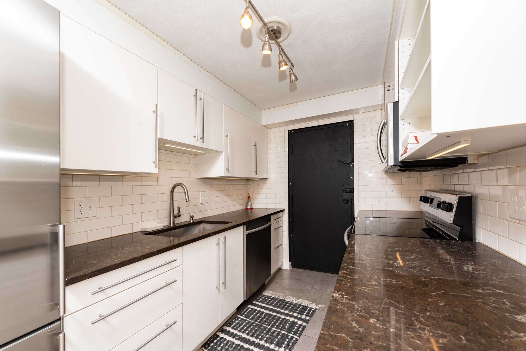 Building Photo - 135 Inman St