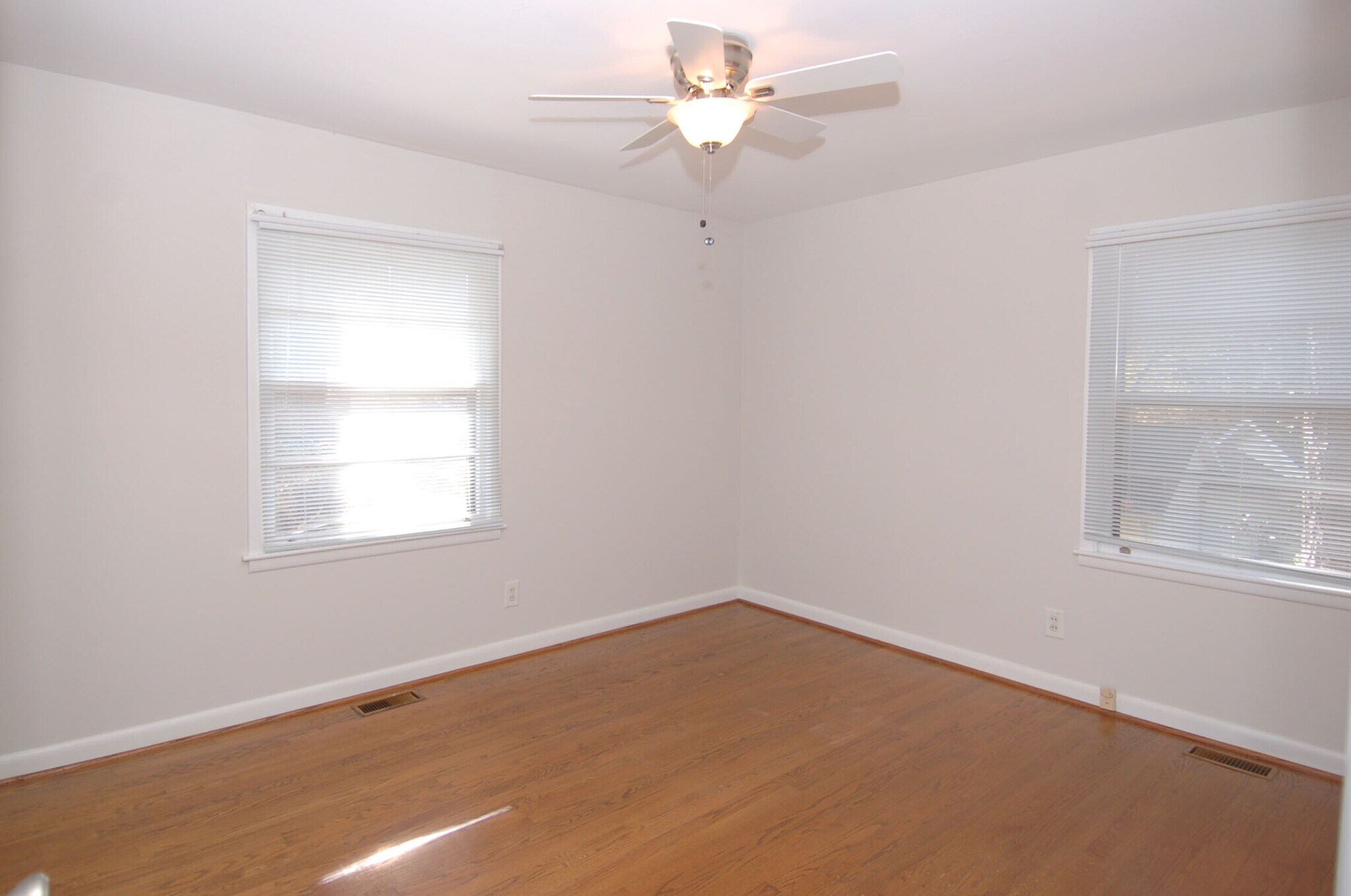 Building Photo - 3407 Coleridge Dr