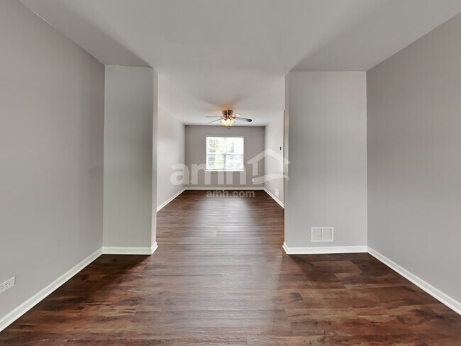 Building Photo - 1372 Deer Creek Ln