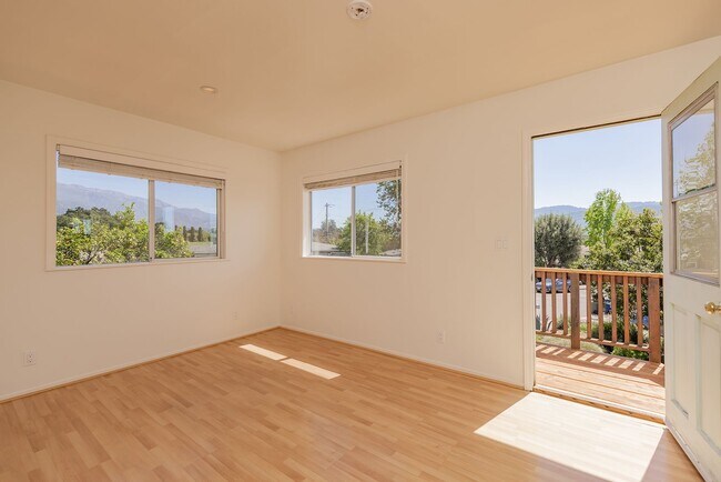 Building Photo - 1121 Mercer Ave