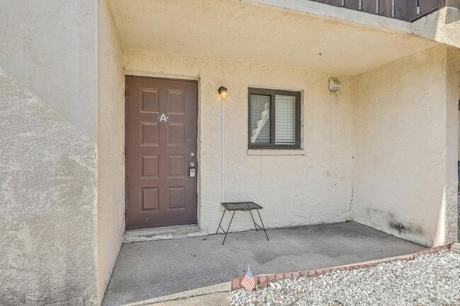 Building Photo - 2162 Bees Ferry Rd