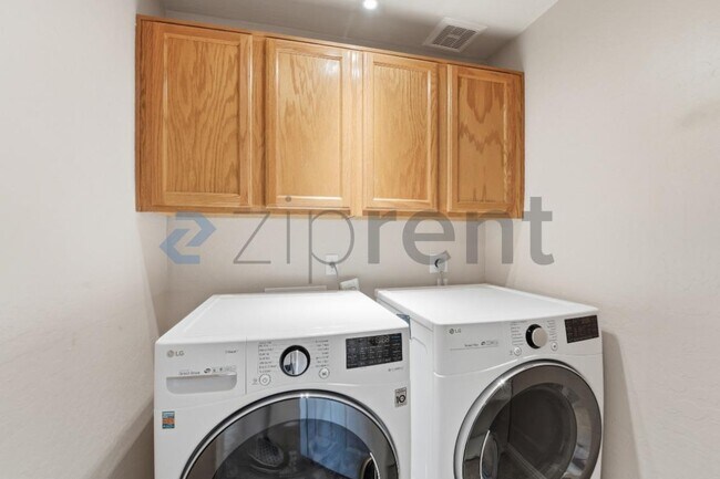 Building Photo - 10457 E Star of the Desert Dr