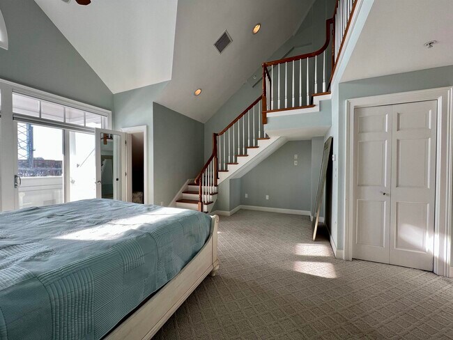 Building Photo - 4 Island Ave