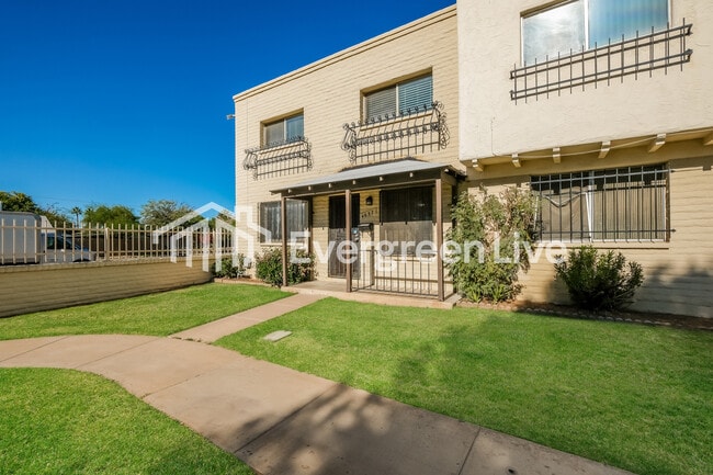 Building Photo - 4637 N 21st Ave