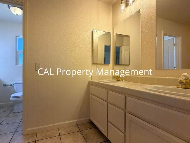 Building Photo - 1159 Cobblestone St