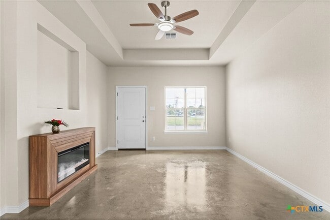 Building Photo - 414 W Avenue C