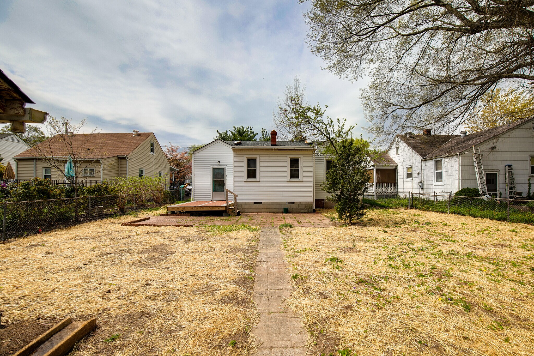 Building Photo - 5309 Gillespie Ave