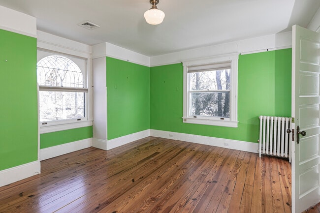 Building Photo - 54 Hodge Rd