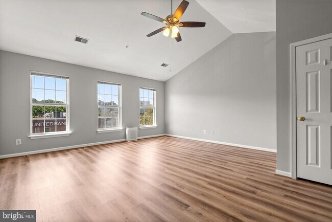 Building Photo - 107 Martin Ln