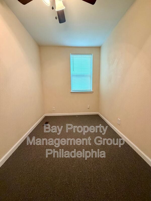 Building Photo - 1668 E Walnut Ln