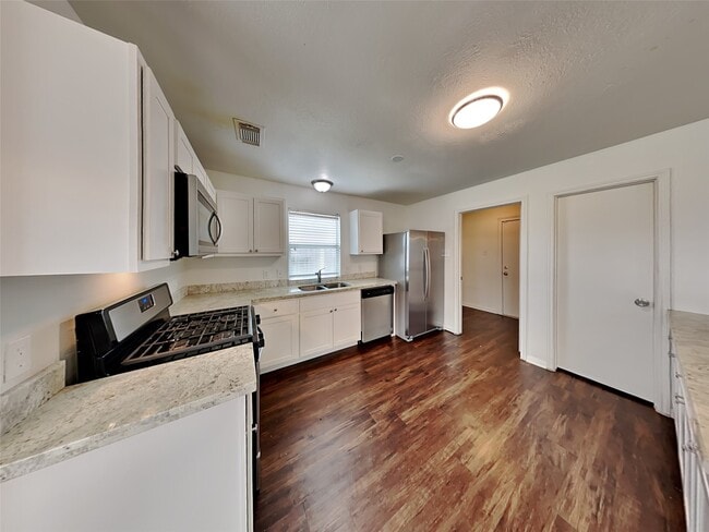Building Photo - 20146 Bluecreek Ridge