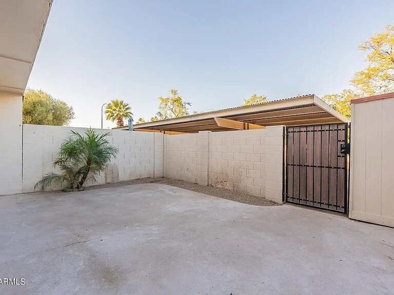 Building Photo - 4030 N Granite Reef Rd