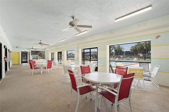 Building Photo - 2bd 2bath newly remodeled townhouse - Avai...