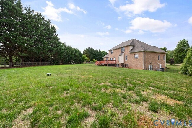 Building Photo - 2701 Logan Estates Run