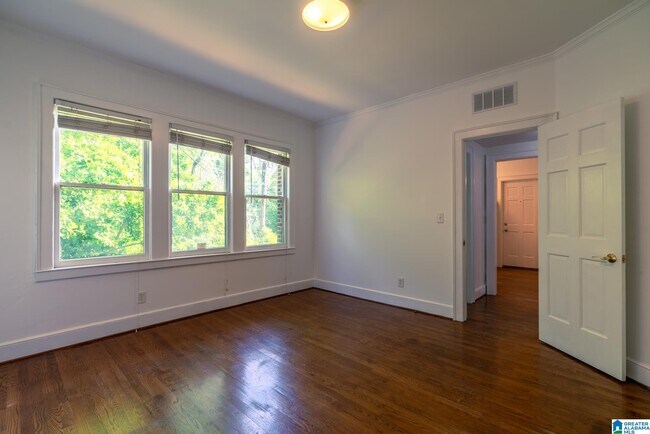 Building Photo - 3809 12th Ct S