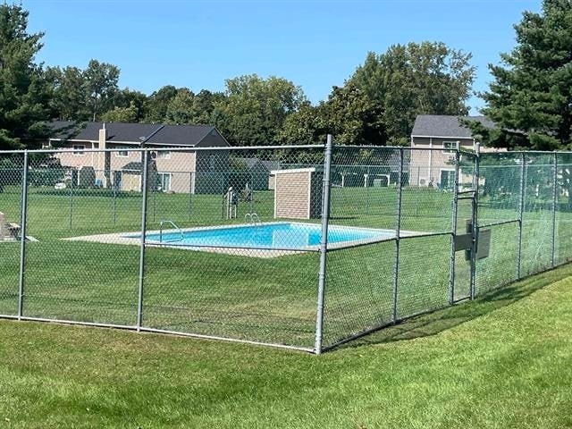 Building Photo - L4 Stonehedge Dr