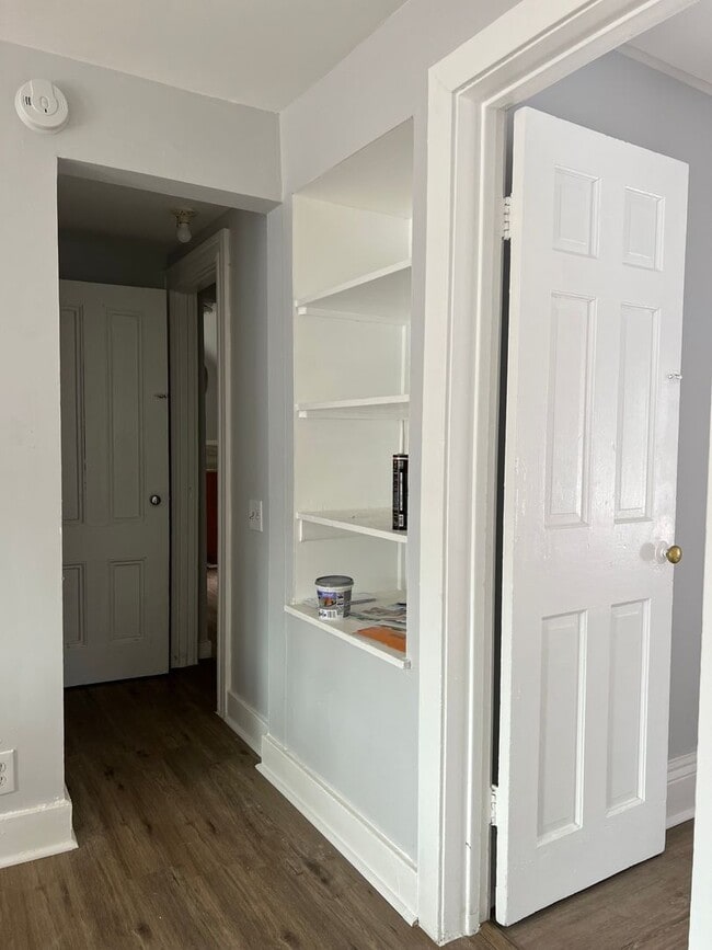 Building Photo - 175 Avenue E