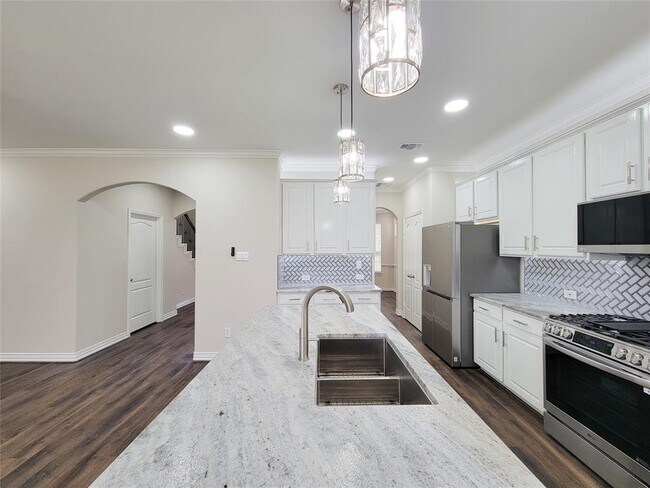 Building Photo - 21422 Beverly Chase Dr