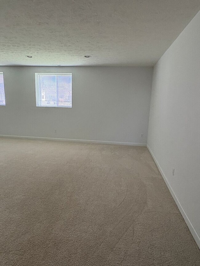 Building Photo - Beautiful 4 beds 3.5 baths in Pickerington