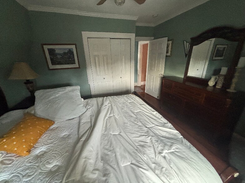 Building Photo - 83 S Hamilton St