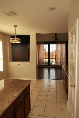 Building Photo - 6307 Lakewood Dr