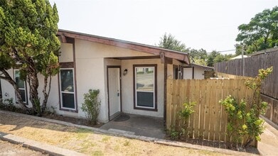 Building Photo - 3003 Parker Ln