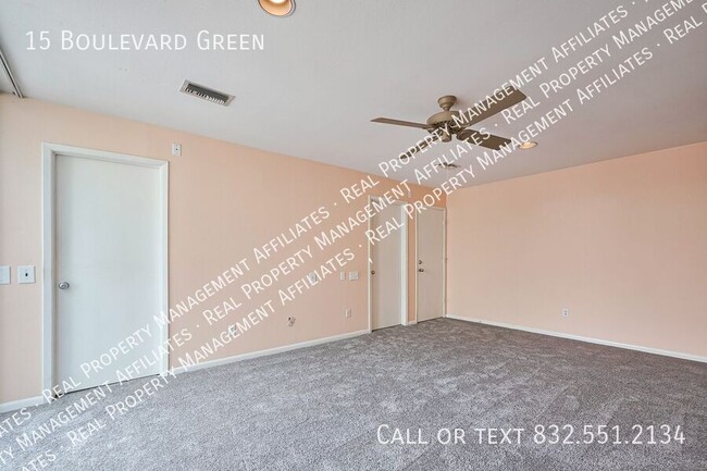 Building Photo - 15 Boulevard Green
