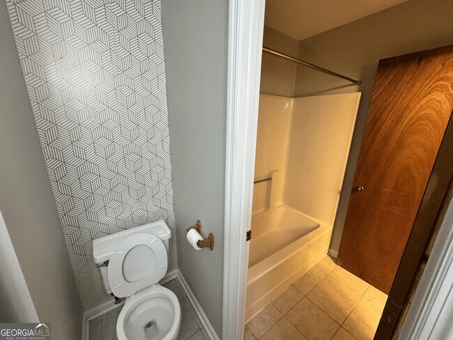 Building Photo - 415 Admiral's Walk Dr